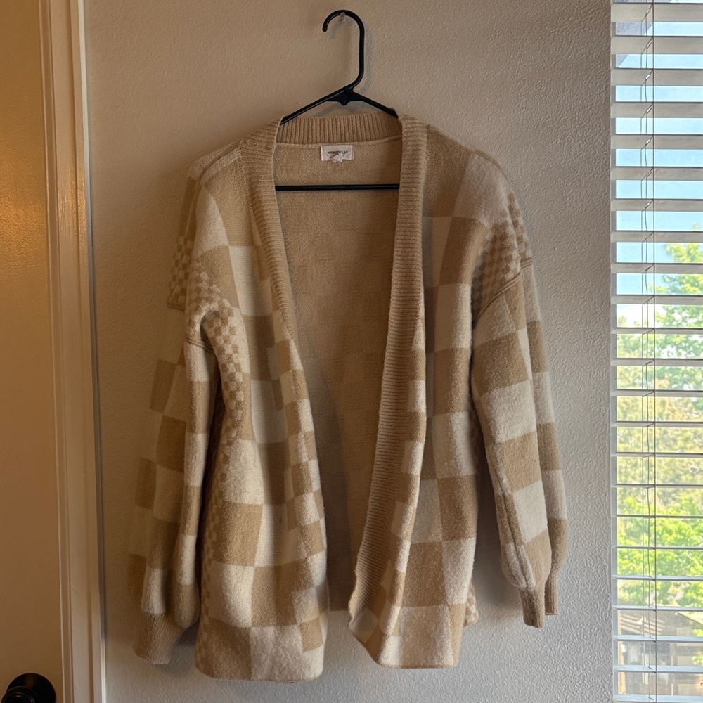 Open-Front Checkered Knit Cardigan in Cream and Tan